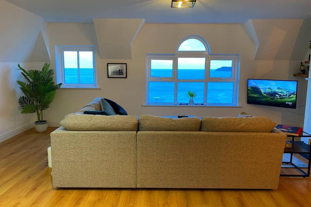 Sound Of The Sea - Penthouse In Portrush Apartment Exterior photo