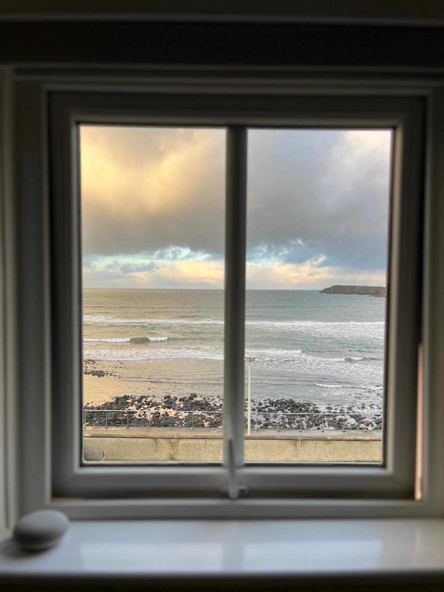Sound Of The Sea - Penthouse In Portrush Apartment Exterior photo